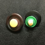 アンティークボタンピアス
