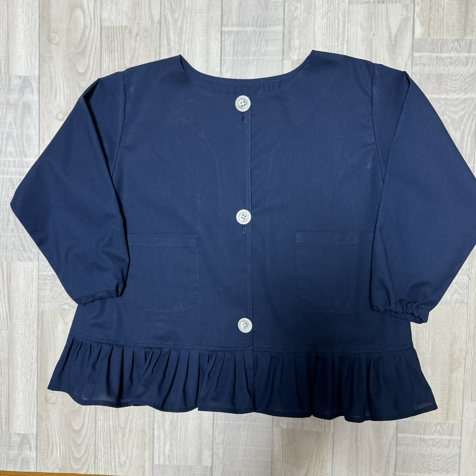 ◾️80〜160size 新柄 働く車 ブルー 前ボタン 袖なしスモック