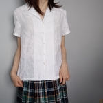 珍しい刺繍白リネンの開襟ブラウス
