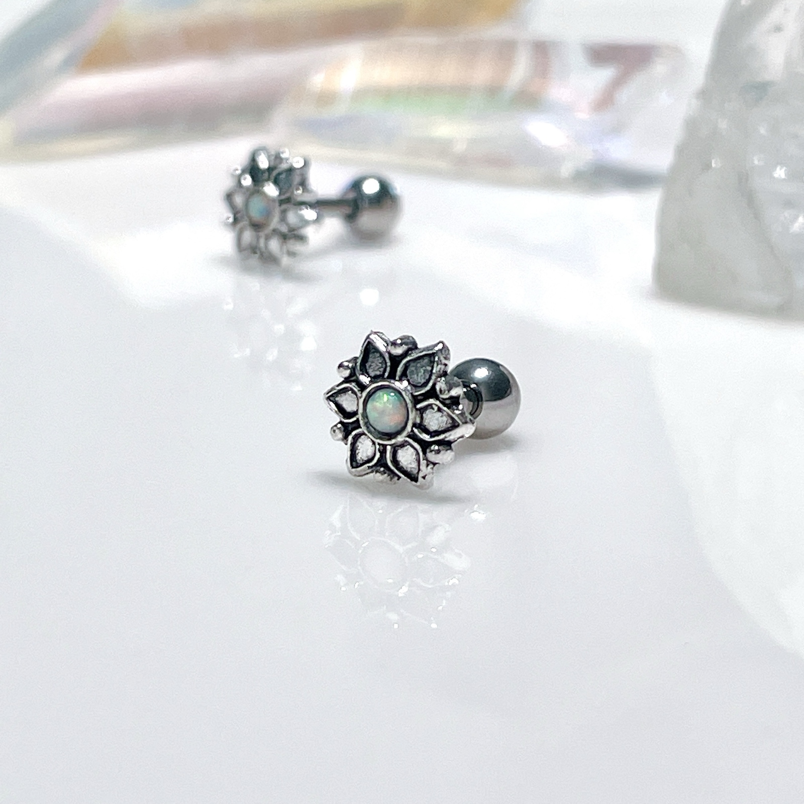 ロータス 蓮 花 シンセティックオパール ボディピアス 14G 16G 18G