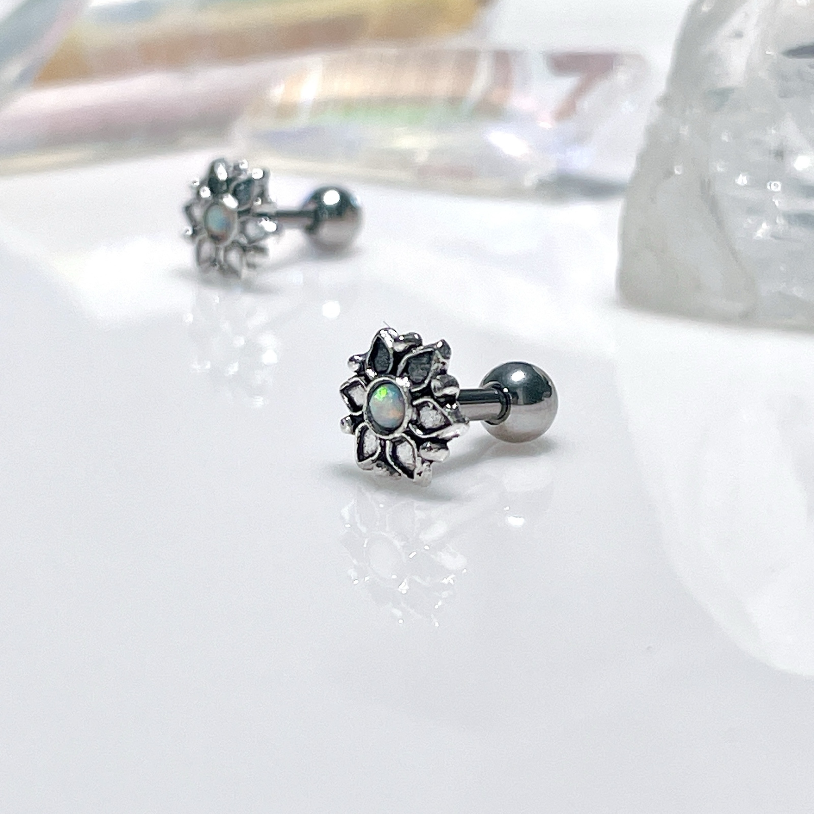 ロータス 蓮 花 シンセティックオパール ボディピアス 14G 16G 18G