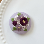 刺繍くるみボタン（ヘアゴム/ブローチ）
