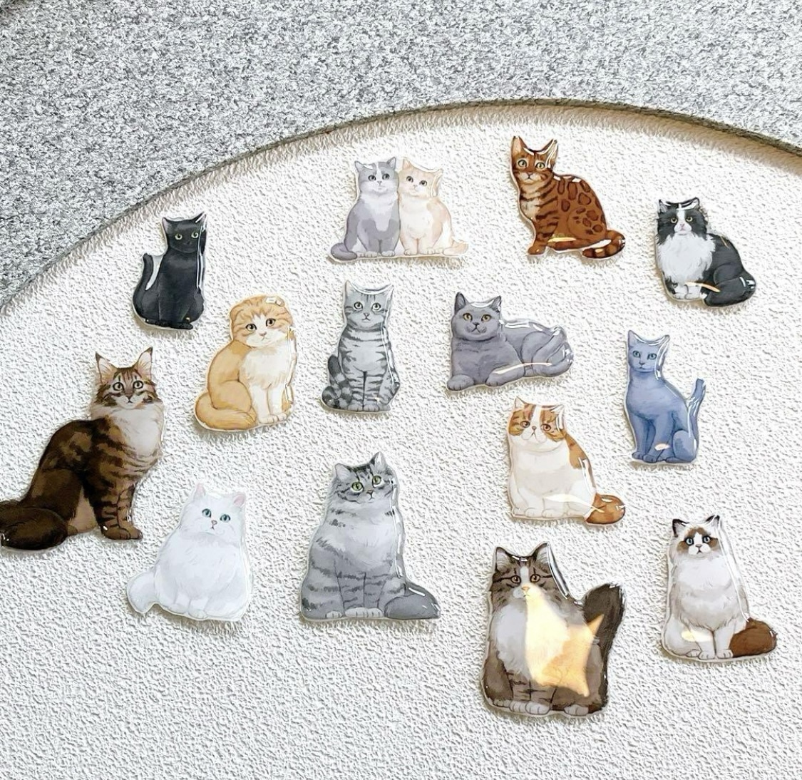 ネコ 白ネコ ペルシャネコ レジン ブローチ チャーム ハンドメイド