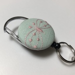 ミナペルホネン choucho  新色 ミント ピンク リールキーホルダー