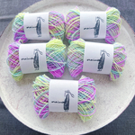  [ネオンneonカラー] 20/4 刺し子糸 手染め刺し子糸 段染め糸 手毬 ダーニング刺繍 刺繍糸 ネオンカラー 編み物 毛糸 糸 草木染め 1305