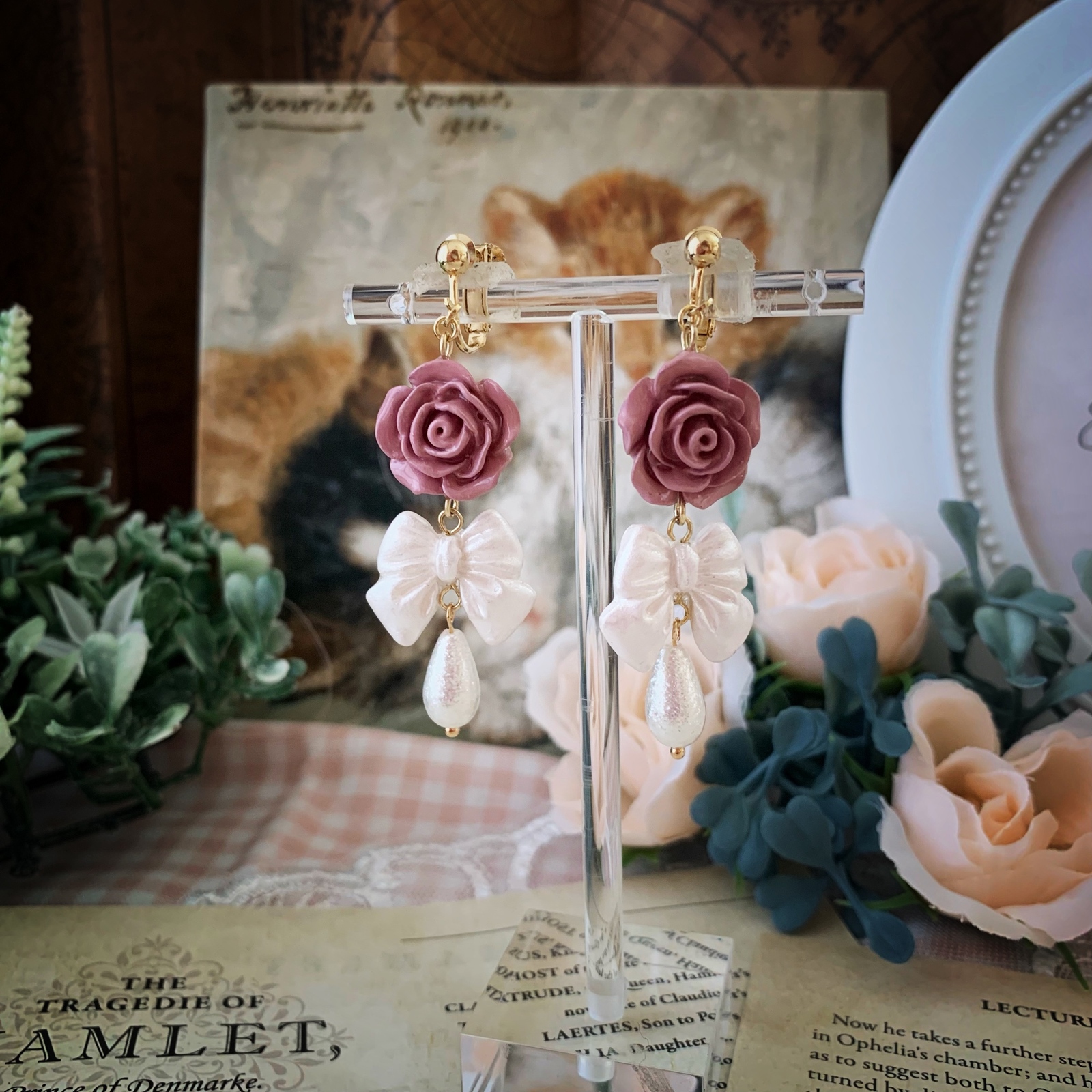 ハンドメイドイヤリング　幻獣　アレイオンさんの薔薇ガーデン ハンドメイドイヤリング 幻獣 アレイオンさんの薔薇ガーデン