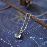 6月の誕生石＊シラーが美しく幻想的なムーンストーンのネックレス＊クラウンベゼル＊シルバー925＊月の石