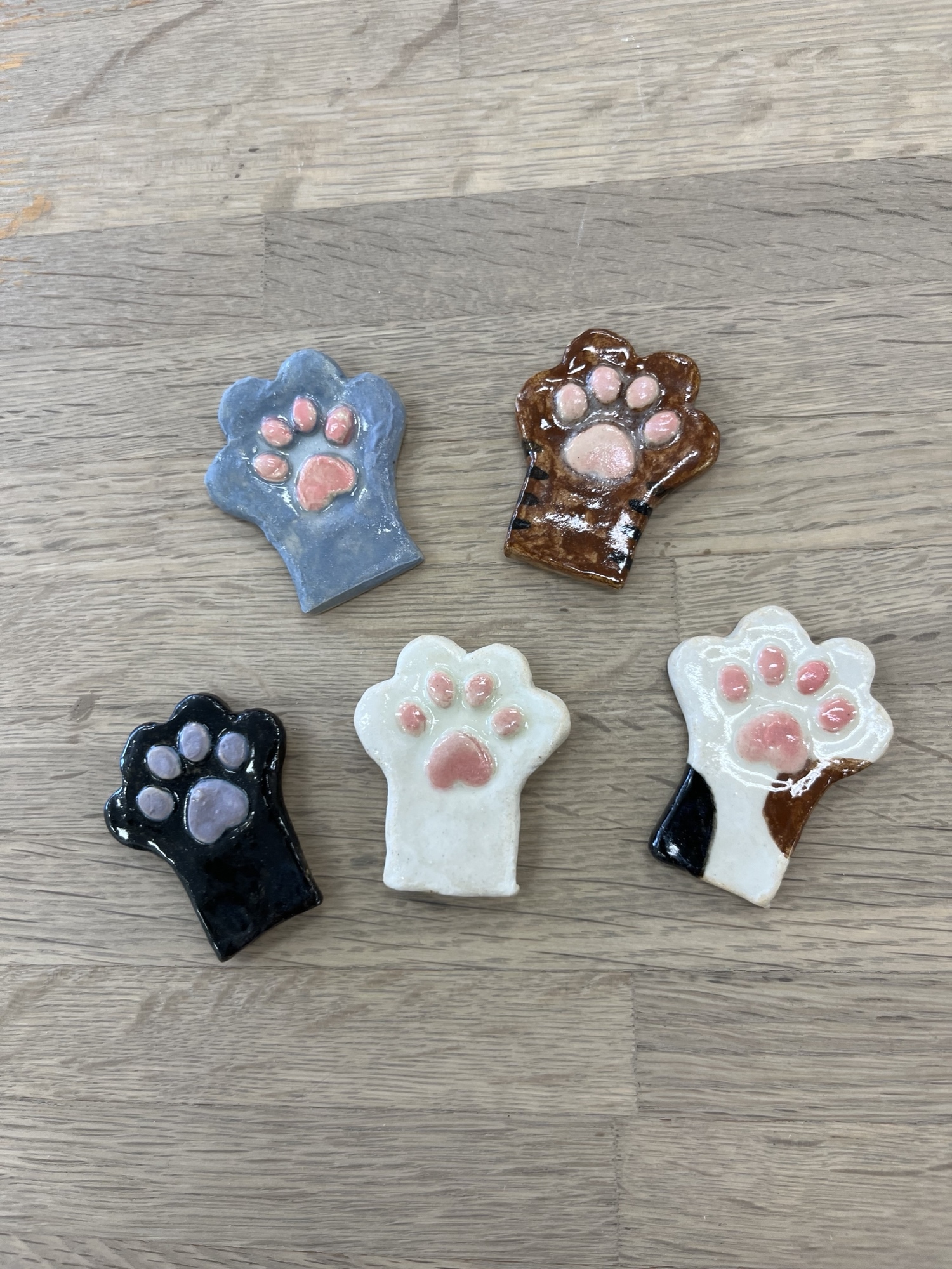 肉球、箸置き、救いの手を。