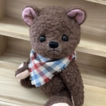 ハンドメイド　何してるの？キョトン顔の大きめテディベア風クマ🐻ぬいぐるみ　F115