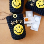 【黒×星】頭痛持ちさん専用　ストラップ付きピルケース