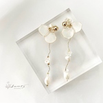 ふんわり花びらの淡水パールチェーンピアス・イヤリング／ウェディング・ブライダル・春夏ピアス・春夏イヤリング