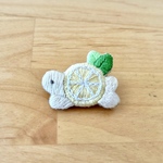 レモンの亀さん刺繍ブローチ