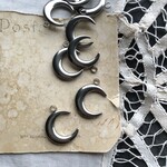 【2個】23×18mm/304ｽﾃﾝﾚｽ/シルバー/三日月チャーム