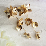 ブライダルアクセサリー　フラワーロングピアス　curve -gold-