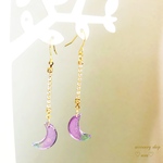 ラインストーン煌めく月のピアス／イヤリング