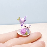⚪︎再販⚪︎ミニチュア　紫陽花パフェと猫さん　ハンドメイド