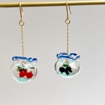 日本の夏を感じる金魚鉢のミニチュアピアス イヤリング 