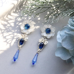 ブルードリーム・フラワー💙シルバーワイヤーピアスorイヤリング♪ 結婚式　ウエディング　ライブ　イベント　パーティー　個性的　揺れる　ワイヤーラッピング