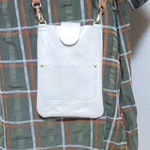 レザークラフト　シンプルデザイン～おしゃれサコッシュ、ポシェット（本革）