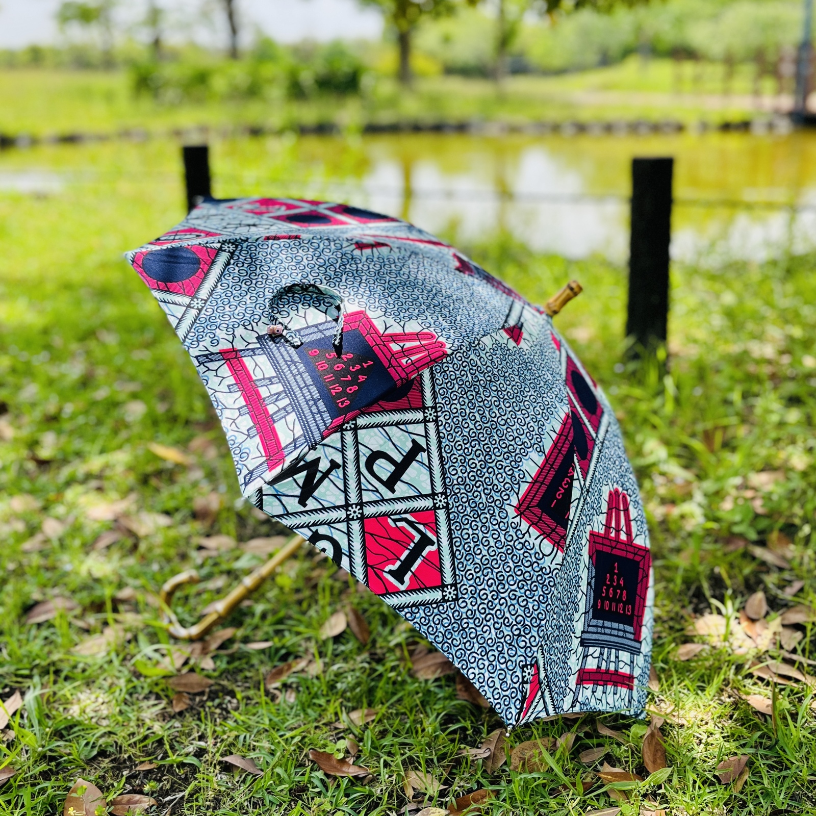 ハンドメイド⭐︎アフリカ布折りたたみ日傘‼︎ 折り畳み アフリカンプリント ハンドメイド 折りたたみ 日傘