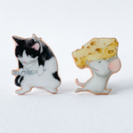 どっちがご馳走？猫とネズミのピンバッジセット＊うちの子にできます＊