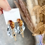 べっ甲モザイクのチェーンピアス