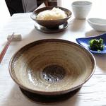 再販　刷毛目　水切り皿　麺皿
