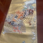 2643 豪華刺繍の袋帯で作った正絹テーブルランナー　海外へのお土産に！
