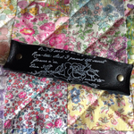 ＊sale＊ヌメ革バレッタ 大サイズ ブラック×ローズ英字スタンプ
