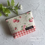 14cmファスナーポーチ*YUWAいちご柄 ピンクチェック 内布ナイロンオックス生地で汚れが目立ちにくいポーチ