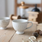 【新作】コーヒーカップ　月桂樹　アンティーク白