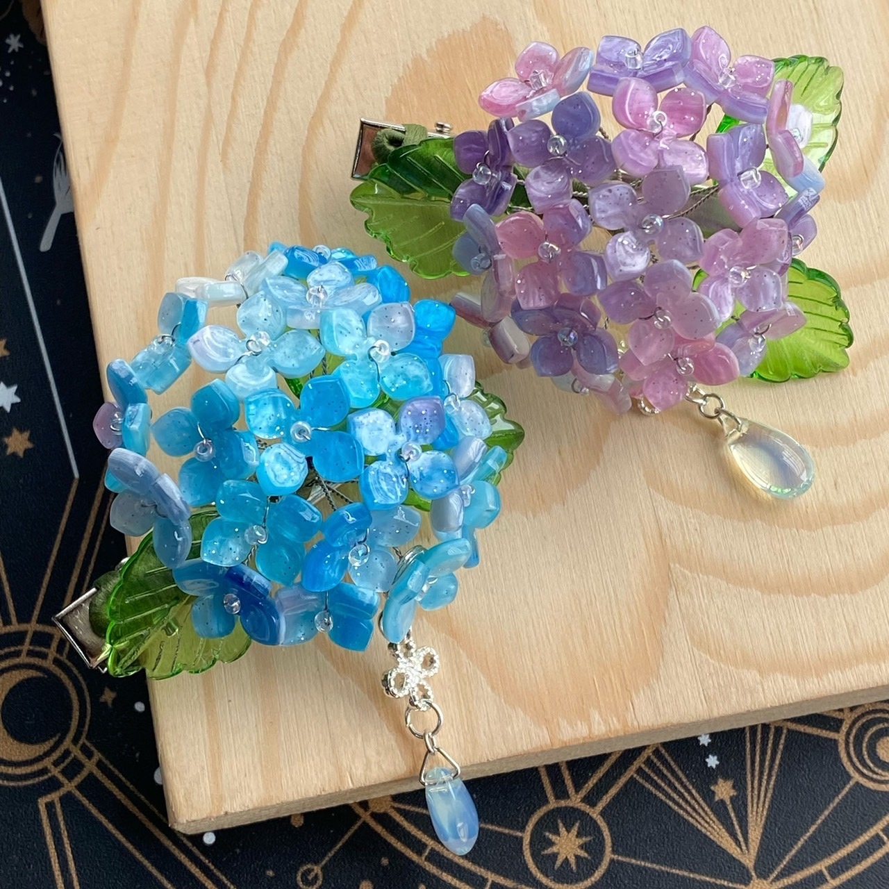 紫陽花の花手水 選べる色の立体ヘアクリップ - メノ工房 GALLERY