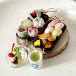 ミニチュア　お寿司と夏の和菓子ピアス・抹茶とアイス付き