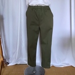 ストレッチ　テーパードパンツ〜ミリタリーグリーン〜