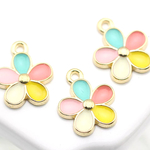 パステルカラーのお花チャーム 2個set