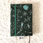 人生は日々実験♡ A6•文庫判　布ブックカバー　本バンド/ポケット付　実験道具と化学式柄
