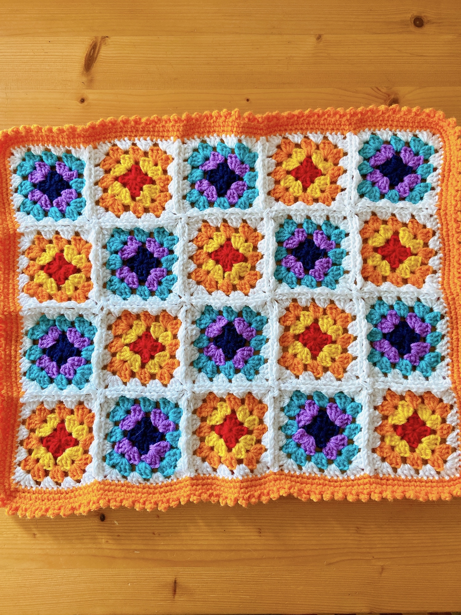 ぷっくりお花のマルチカバー ハンドメイド かぎ編み