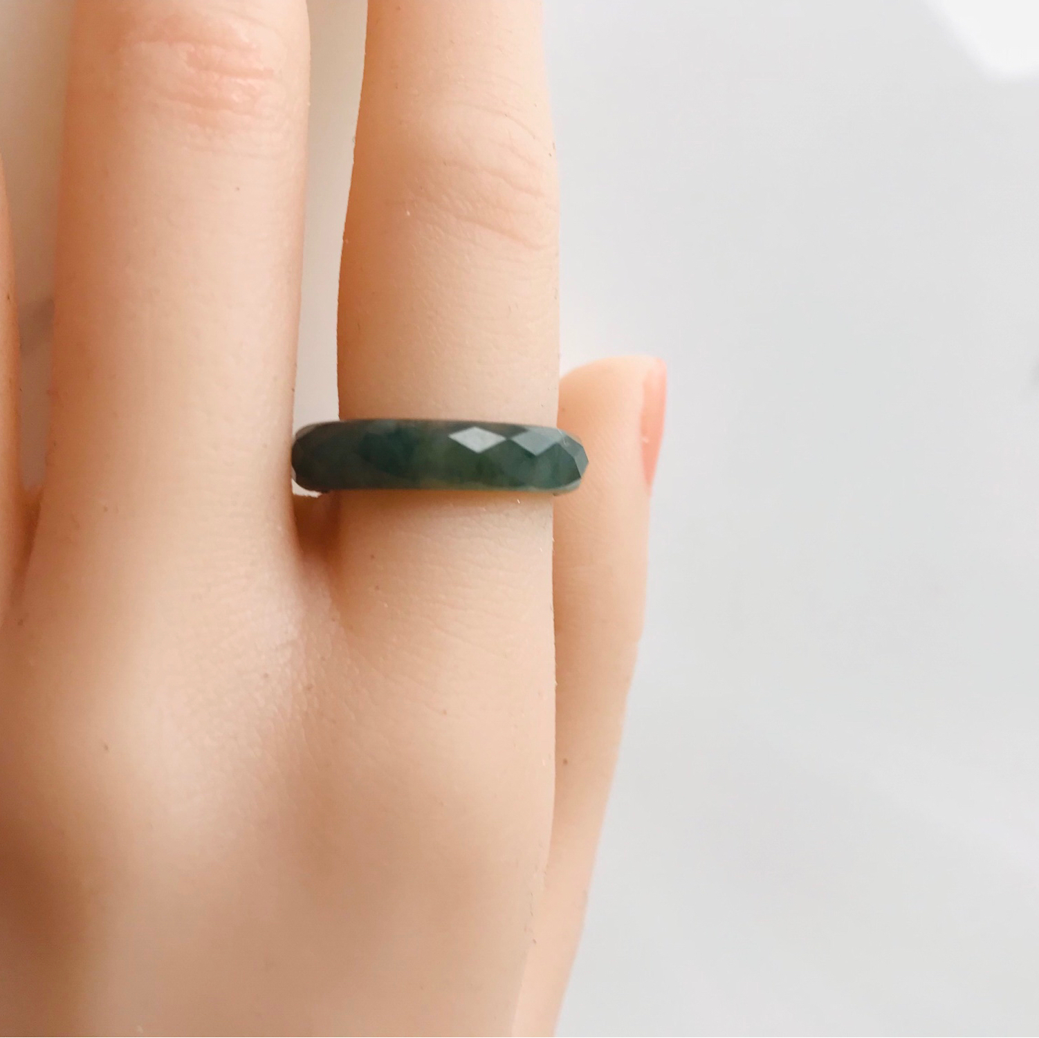 R100-005］ ジェイド JADE ヒスイ 本翡翠 くりぬき リング 天然石 一点