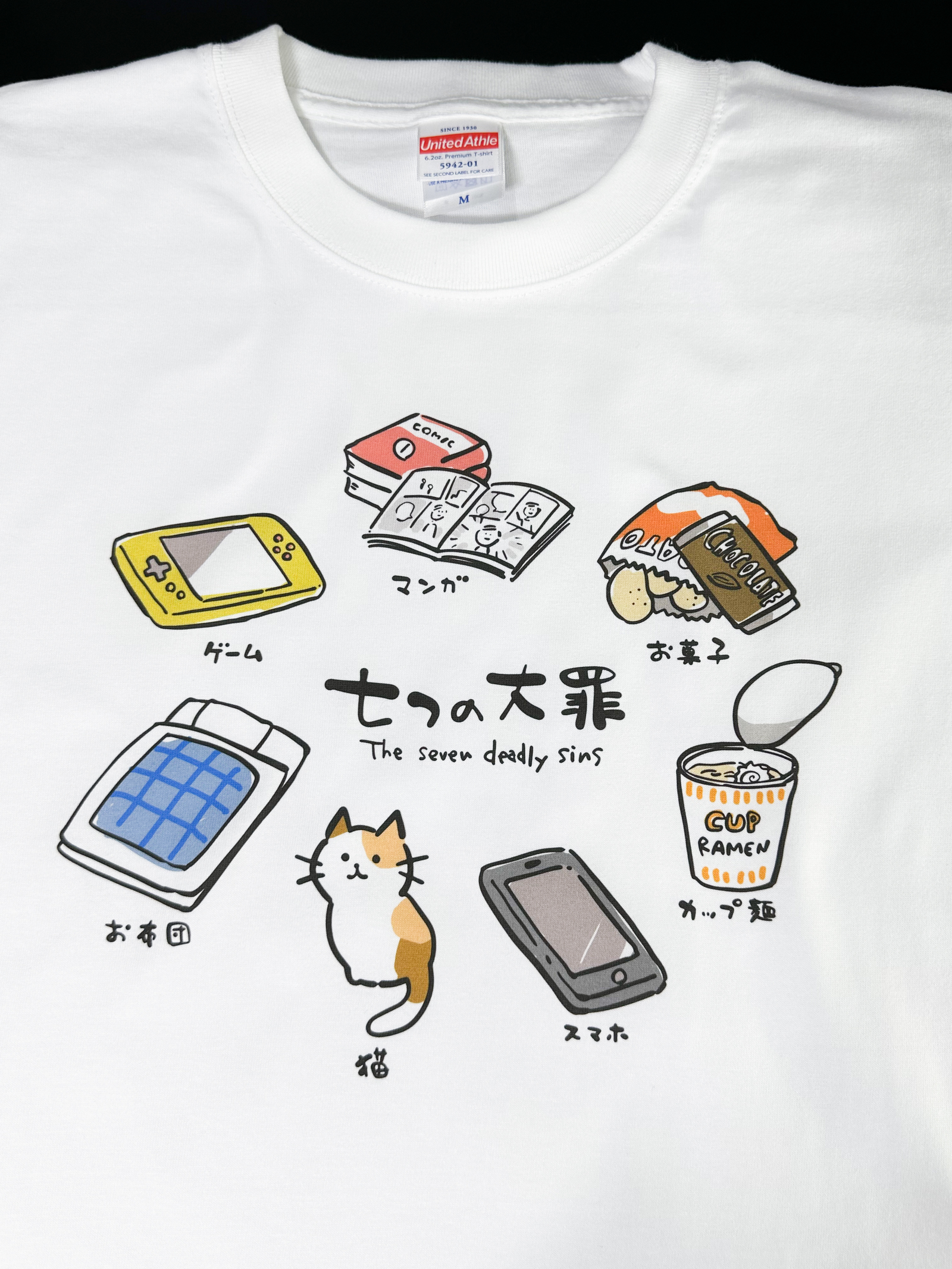 七つの大罪【ホワイト】ekot Tシャツ <イラスト：タカ（笹川ラメ