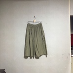 グリーンカーキ　ギャザーパンツ