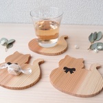 【撥水仕上げ】まんまるネコ型コースター【智頭杉】かわいい動物と一緒にティータイム♪ 食卓を木でおしゃれに。