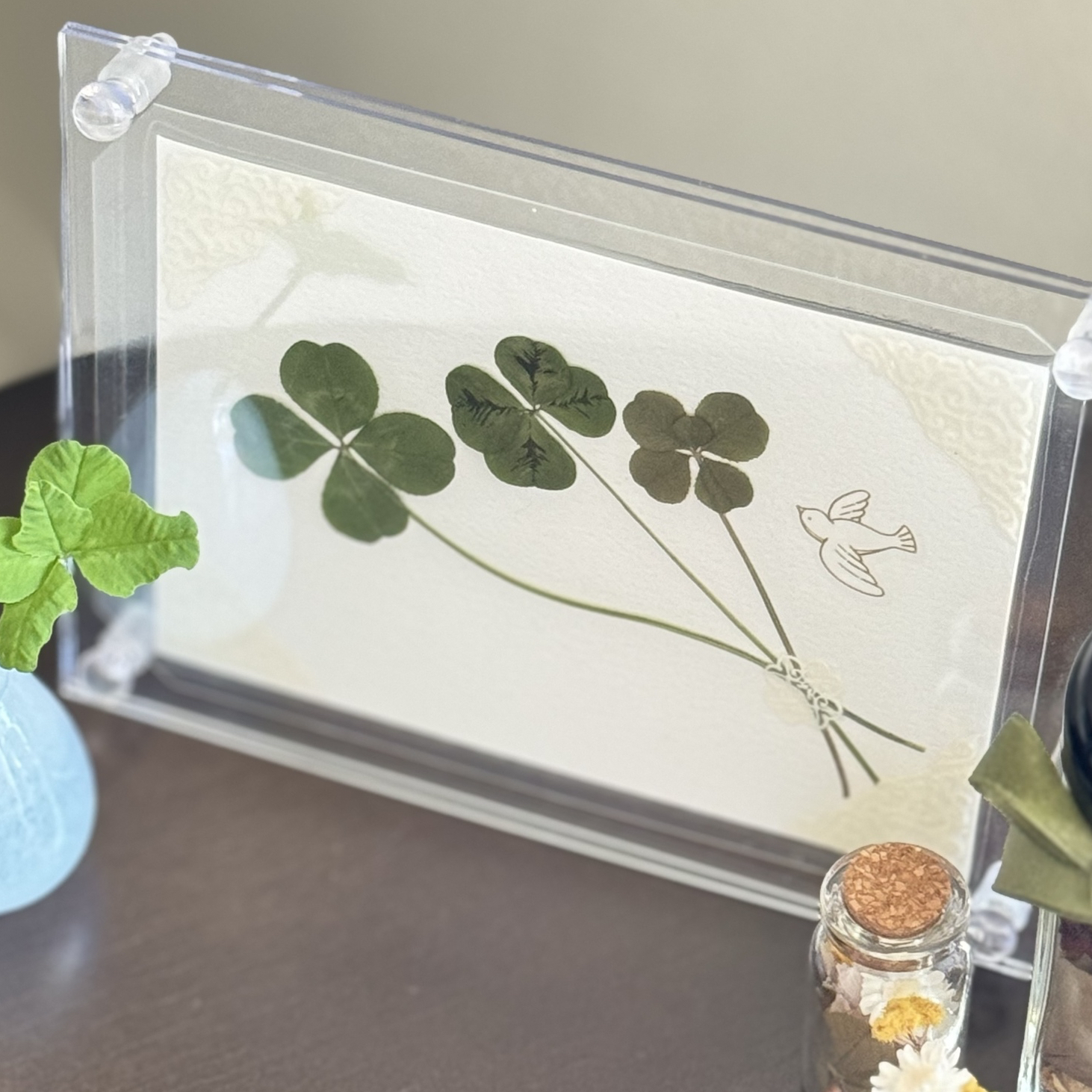 四つ葉 クローバー 押し花カード クリアフレーム入り - lucky clover
