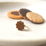 フリル クッキー - チョコレート -　＊ 陶器 リング フリーサイズ