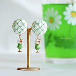 刺繍のイヤリングorピアス《クリームソーダ》