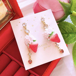 数量限定❣️ 大人可愛い💕苺🍓ゆらゆら♪ジルコニア✨️ハンドメイドピアス イヤリング