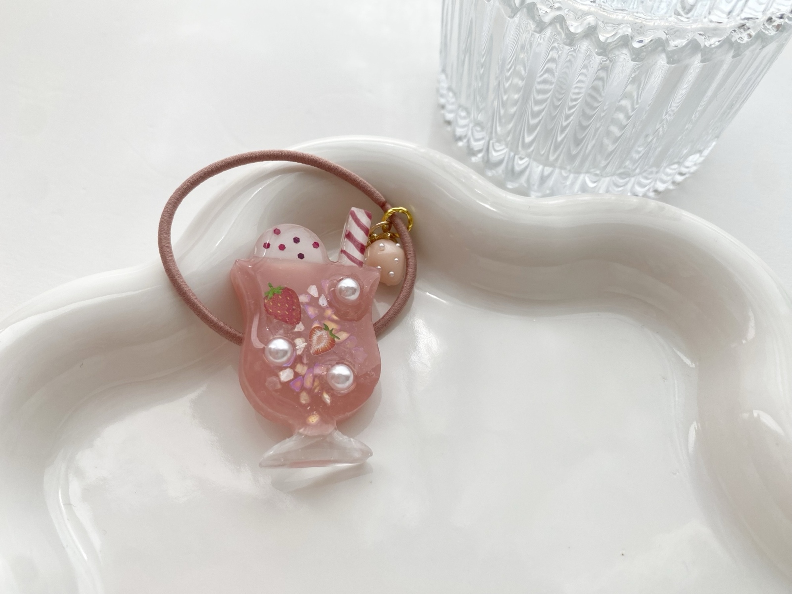 キッズ レジン クリームソーダ ヘアゴム strawberry - Sumile GALLERY