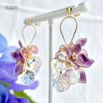 色が変わる露華のイヤリング/ピアス ٭❀* 花びらの色が変化 ぷっくり透明感が大人綺麗 揺れる紫陽花と雨粒 涼やか