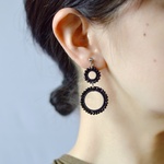 double hoop  ブラックスピネル  絹糸 フープ  イヤリング ／ ピアス  8月誕生石  ( silver )