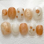 ネイルチップ🧡オーロラオレンジのチューリップ　ニュアンス　キラキラ　再入荷　うるうる　秋冬
