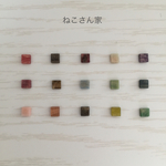 小さな一粒タイルピアス  １ペア